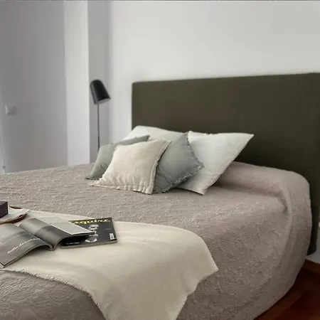 Seafront With Terrace And Views In Apartment *