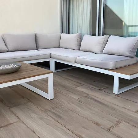 Apartment Seafront With Terrace And Views In